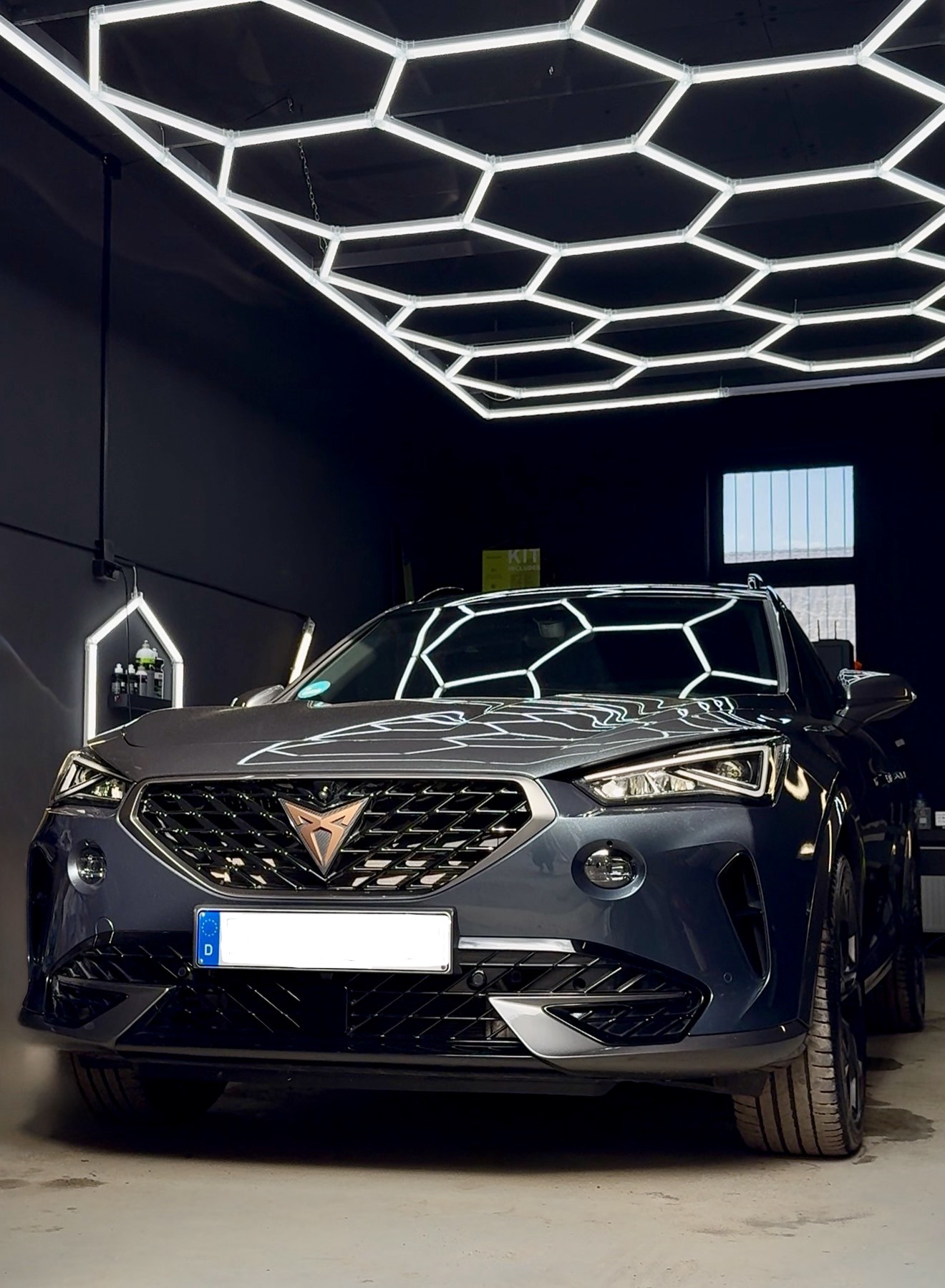 Detailaufnahme einer aufbereiteten Cupra Karosserie